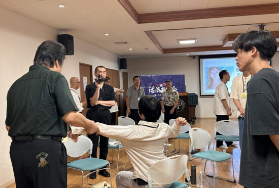 体液を正常な流れに誘導する妙見活法整体