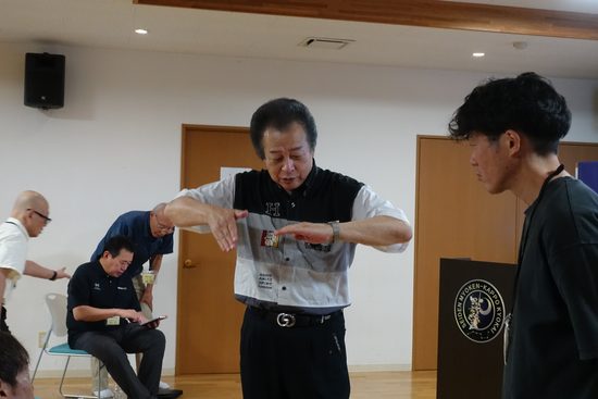 正伝妙見活法協会の整体セミナーの様子